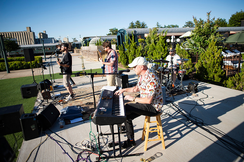 Live Music! Secondhand Smoke Show - Wanderlinger Brewing - Snapdragon 420 Weekend Celebration from Chattanooga Tennessee!