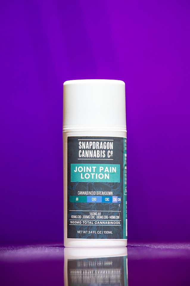 Health & Wellness THC Innovation. Product Photography for Snapdragon Cannabis Co. Chattanooga Tennessee