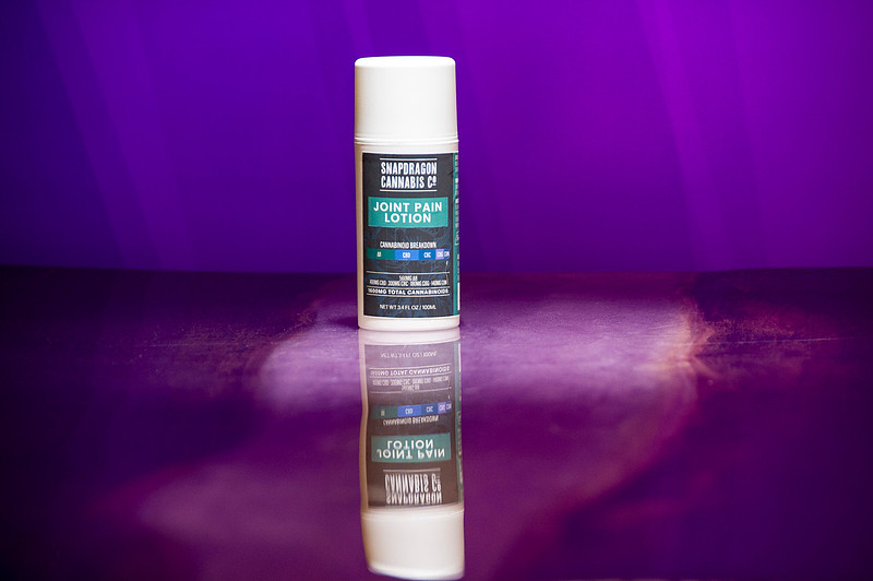 Health & Wellness THC Innovation. Product Photography for Snapdragon Cannabis Co. Chattanooga Tennessee