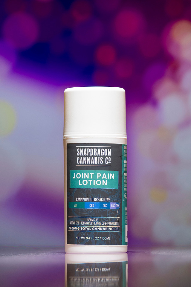 Health & Wellness THC Innovation. Product Photography for Snapdragon Cannabis Co. Chattanooga Tennessee